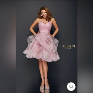 Size 8,taken in to fit more like a 6/7. Soft pink, with a delicate shimmer.